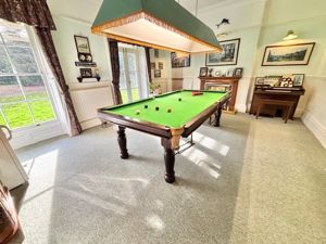 Games room- click for photo gallery